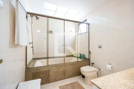 Apartamento à venda com 158m², 3 quartos e 3 vagasBanheiro da suíte 03