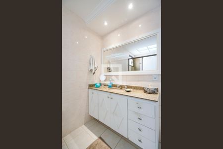 Apartamento à venda com 158m², 3 quartos e 3 vagasBanheiro da suíte 03