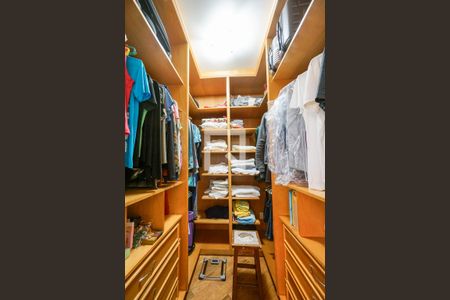 Apartamento à venda com 158m², 3 quartos e 3 vagasCloset da suíte 03