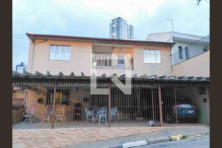 Casa à venda com 215m², 3 quartos e 3 vagas Casa à venda com 215m², 3 quartos e 3 vagasFachada