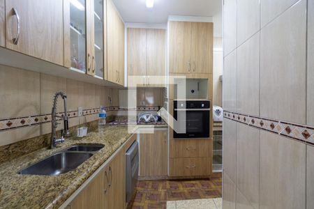 Casa à venda com 215m², 3 quartos e 3 vagas Casa à venda com 215m², 3 quartos e 3 vagasCozinha