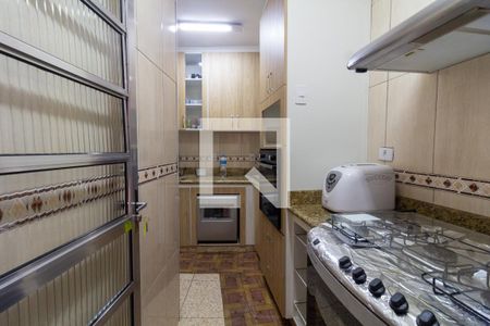Casa à venda com 215m², 3 quartos e 3 vagas Casa à venda com 215m², 3 quartos e 3 vagasCozinha