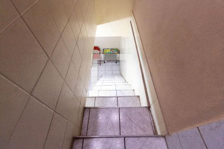 Casa à venda com 129m², 2 quartos e 2 vagas Casa à venda com 129m², 2 quartos e 2 vagasEscada