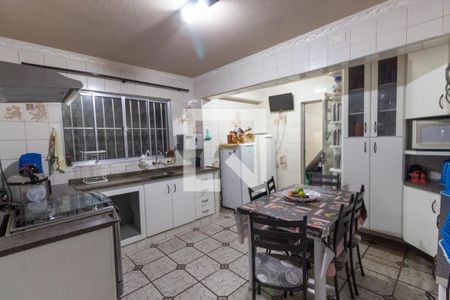 Casa à venda com 129m², 2 quartos e 2 vagas Casa à venda com 129m², 2 quartos e 2 vagasCozinha