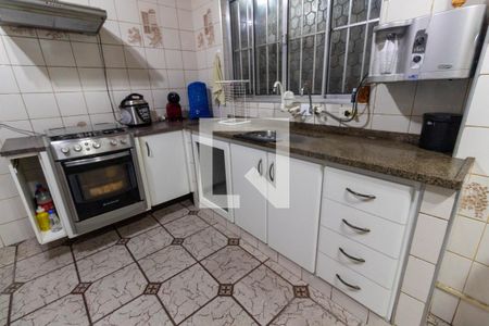 Casa à venda com 129m², 2 quartos e 2 vagas Casa à venda com 129m², 2 quartos e 2 vagasCozinha - Armários