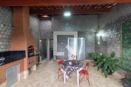 Casa à venda com 129m², 2 quartos e 2 vagas Casa à venda com 129m², 2 quartos e 2 vagasVaranda