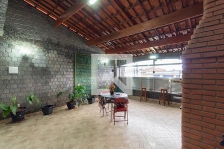 Casa à venda com 129m², 2 quartos e 2 vagas Casa à venda com 129m², 2 quartos e 2 vagasVaranda