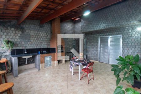 Casa à venda com 129m², 2 quartos e 2 vagas Casa à venda com 129m², 2 quartos e 2 vagasVaranda