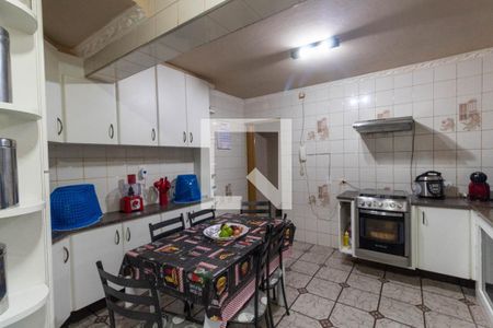 Casa à venda com 129m², 2 quartos e 2 vagas Casa à venda com 129m², 2 quartos e 2 vagasCozinha