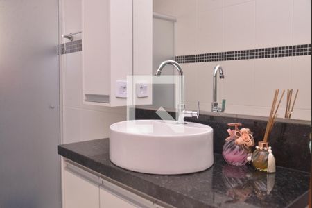 Apartamento à venda com 80m², 3 quartos e 2 vagasBanheiro