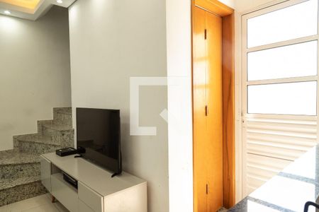 Sala de apartamento para alugar com 2 quartos, 50m² em Vila Santana, São Paulo