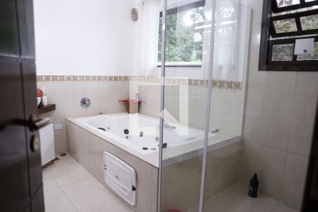 Casa à venda com 800m², 3 quartos e 4 vagasBanheiro da Suíte 2