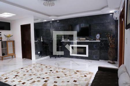 Sala de TV de casa à venda com 3 quartos, 800m² em Jardim Peri, São Paulo