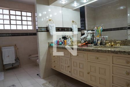 Casa à venda com 278m², 3 quartos e 3 vagasBanheiro Suite 1