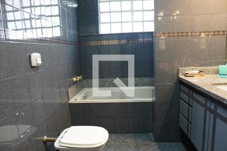 Casa à venda com 278m², 3 quartos e 3 vagasBanheiro Suite 3