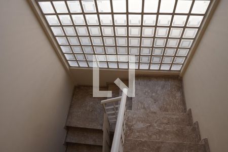 Casa à venda com 278m², 3 quartos e 3 vagasEscada