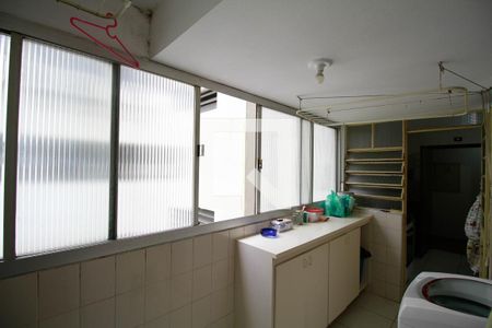 Apartamento à venda com 110m², 3 quartos e 1 vagaÁrea de Serviço