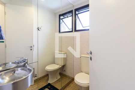 Lavabo de apartamento para alugar com 3 quartos, 137m² em Vila Nova Conceição, São Paulo