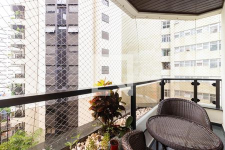Varanda de apartamento para alugar com 3 quartos, 137m² em Vila Nova Conceição, São Paulo