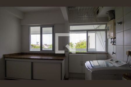 Apartamento para alugar com 113m², 5 quartos e 2 vagas Apartamento para alugar com 113m², 5 quartos e 2 vagasCozinha e Área de Serviço