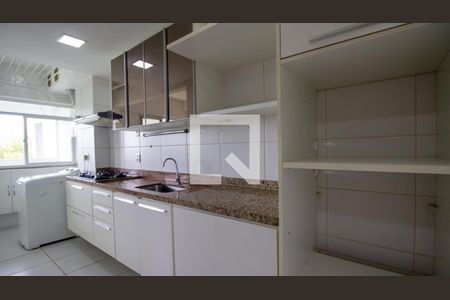 Apartamento para alugar com 113m², 5 quartos e 2 vagas Apartamento para alugar com 113m², 5 quartos e 2 vagasCozinha e Área de Serviço