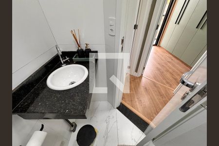 Apartamento à venda com 86m², 2 quartos e 1 vaga Apartamento à venda com 86m², 2 quartos e 1 vagaBanheiro