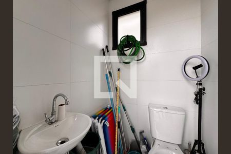 Apartamento à venda com 86m², 2 quartos e 1 vaga Apartamento à venda com 86m², 2 quartos e 1 vagaBanheiro de Serviço