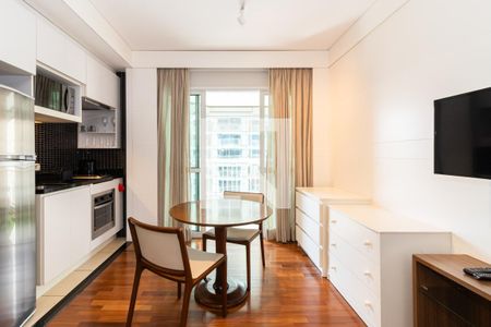 Sala de apartamento à venda com 1 quarto, 42m² em Vila Olímpia, São Paulo