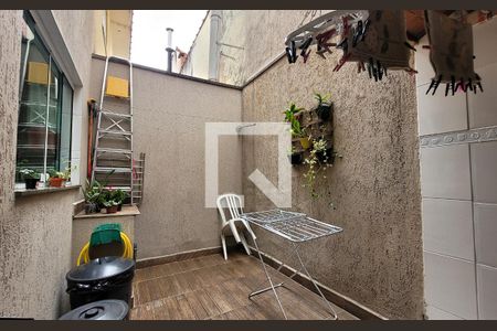 Casa à venda com 110m², 3 quartos e 2 vagasArea de serviço