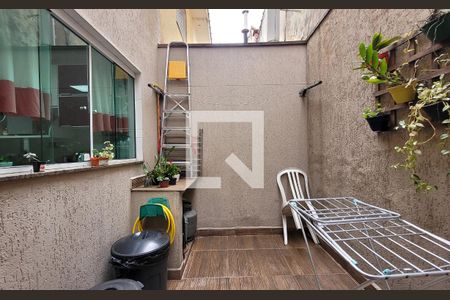 Casa à venda com 110m², 3 quartos e 2 vagasArea de serviço