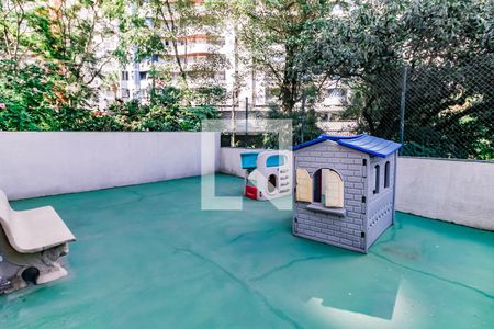 Apartamento à venda com 220m², 3 quartos e 2 vagas Apartamento à venda com 220m², 3 quartos e 2 vagasÁrea comum - Playground