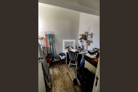 Apartamento à venda com 220m², 3 quartos e 2 vagas Apartamento à venda com 220m², 3 quartos e 2 vagasQuarto de Serviço