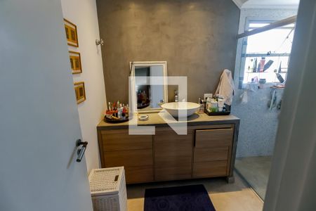 Apartamento à venda com 220m², 3 quartos e 2 vagas Apartamento à venda com 220m², 3 quartos e 2 vagasBanheiro da Suíte