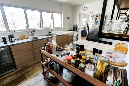 Apartamento à venda com 220m², 3 quartos e 2 vagas Apartamento à venda com 220m², 3 quartos e 2 vagasCozinha - Armários