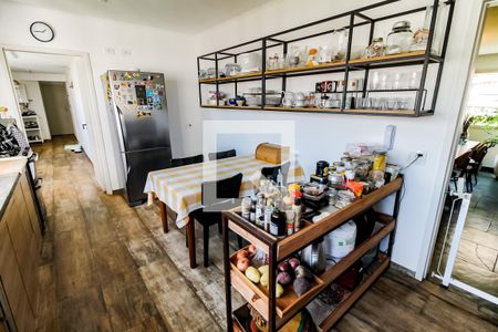 Apartamento à venda com 220m², 3 quartos e 2 vagas Apartamento à venda com 220m², 3 quartos e 2 vagasCozinha - Armários