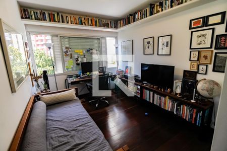 Apartamento à venda com 220m², 3 quartos e 2 vagas Apartamento à venda com 220m², 3 quartos e 2 vagasQuarto 1