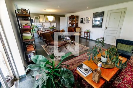 Sala de apartamento à venda com 3 quartos, 220m² em Jardim Ampliação, São Paulo