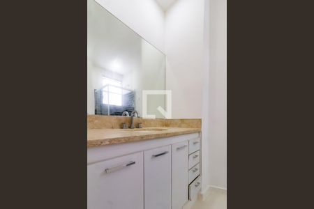Banheiro da suíte  de apartamento para alugar com 4 quartos, 180m² em Lagoa, Rio de Janeiro