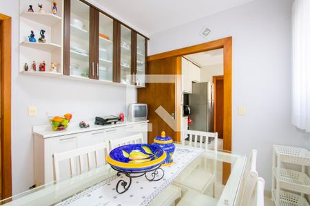 Apartamento à venda com 170m², 3 quartos e 2 vagasCopa