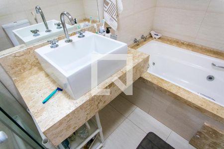 Apartamento à venda com 170m², 3 quartos e 2 vagasBanheiro do quarto 1