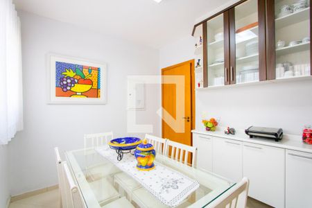 Apartamento à venda com 170m², 3 quartos e 2 vagasCopa