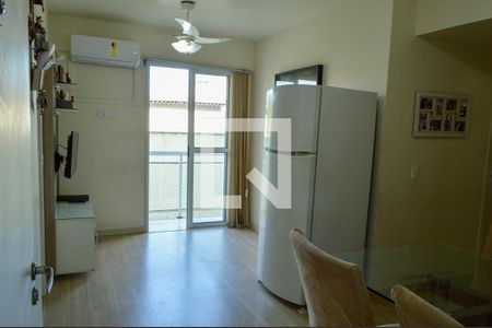 Sala de apartamento para alugar com 2 quartos, 55m² em Pechincha, Rio de Janeiro