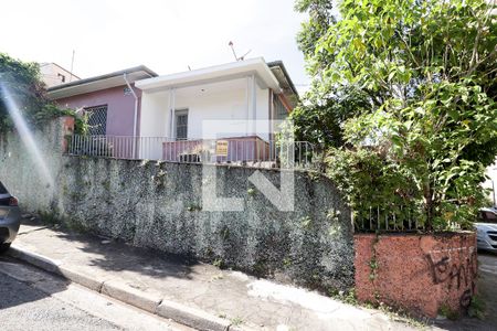 Casa à venda com 238m², 2 quartos e 2 vagasFachada
