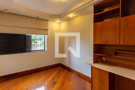 Quarto 1 de apartamento para alugar com 4 quartos, 257m² em Buritis, Belo Horizonte
