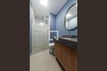 Banheiro de kitnet/studio para alugar com 1 quarto, 25m² em Campo Belo, São Paulo