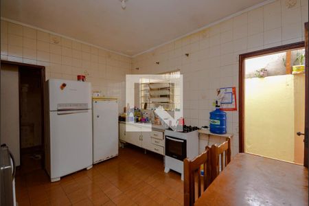 Casa à venda com 130m², 2 quartos e 2 vagas Casa à venda com 130m², 2 quartos e 2 vagasCozinha