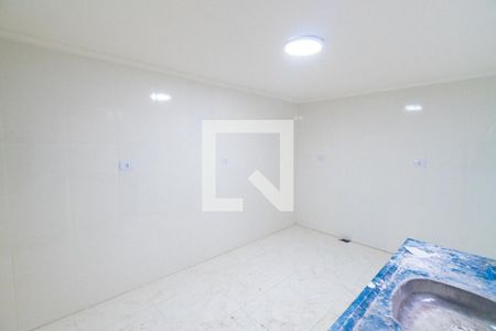 Cozinha de casa para alugar com 1 quarto, 80m² em Vila Guarani (z Sul), São Paulo