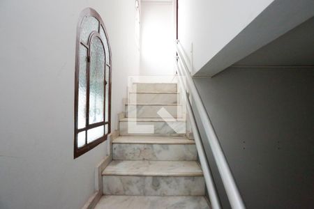 Casa à venda com 364m², 5 quartos e 2 vagasEscada