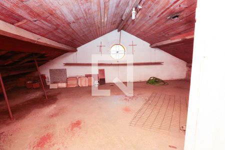 Casa à venda com 364m², 5 quartos e 2 vagasSótão