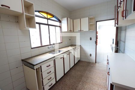 Casa à venda com 364m², 5 quartos e 2 vagasCozinha